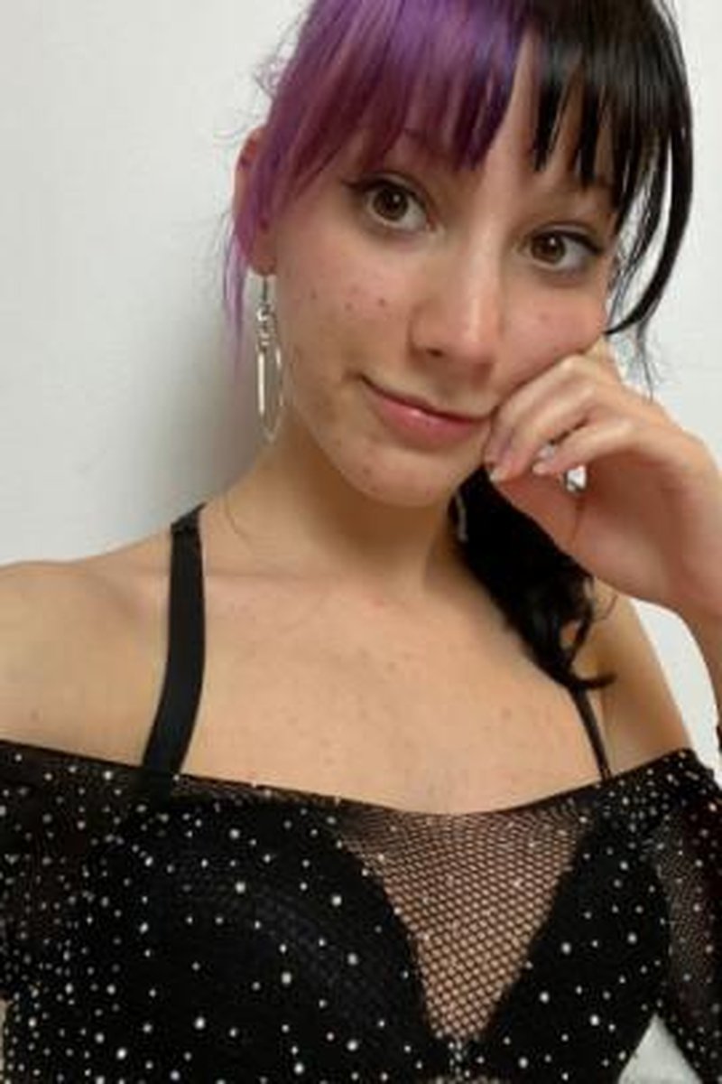 Neck Workout - Screenshot 1 of 4 - Colored Hair