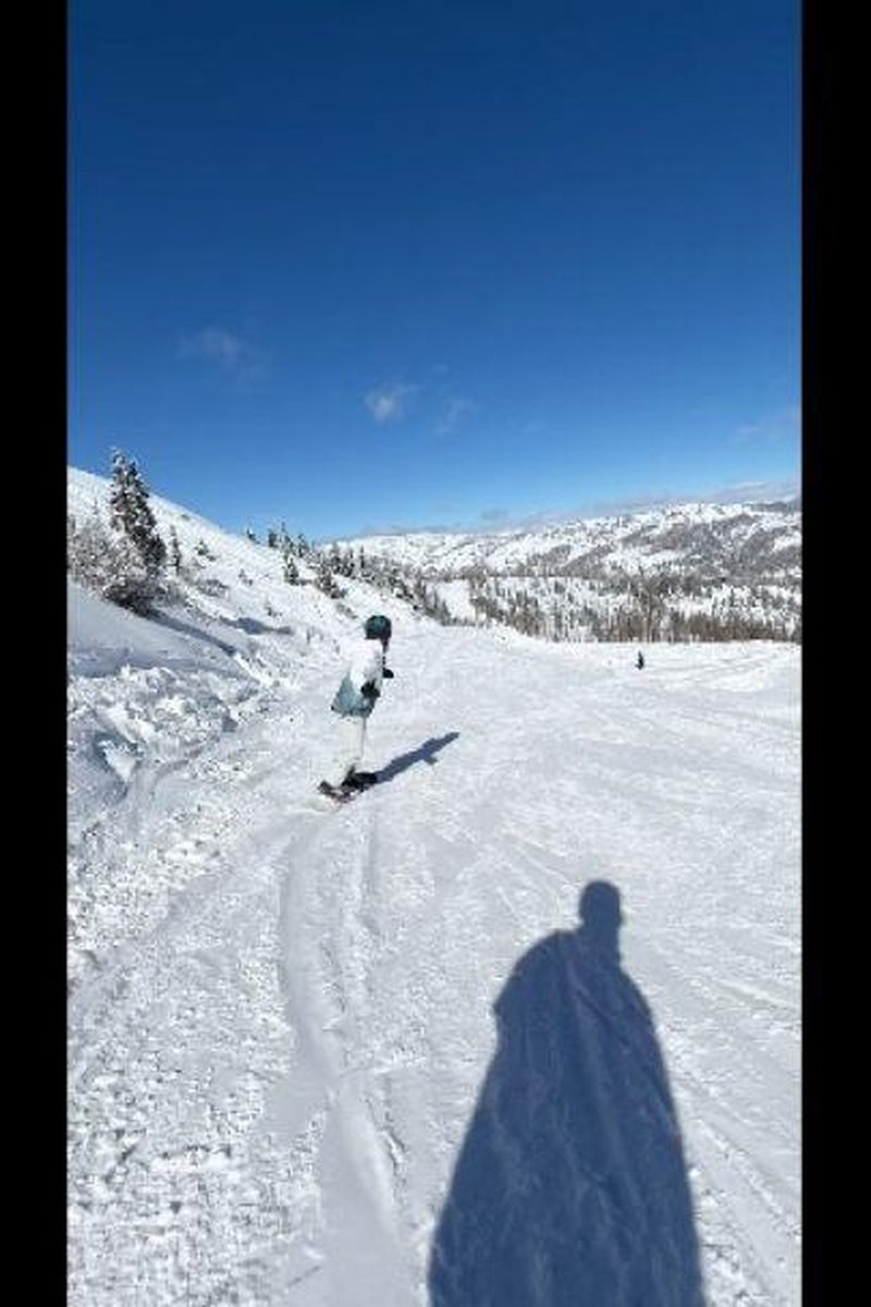 Snow Boarding - Screenshot 1 of 4 - Free Video
