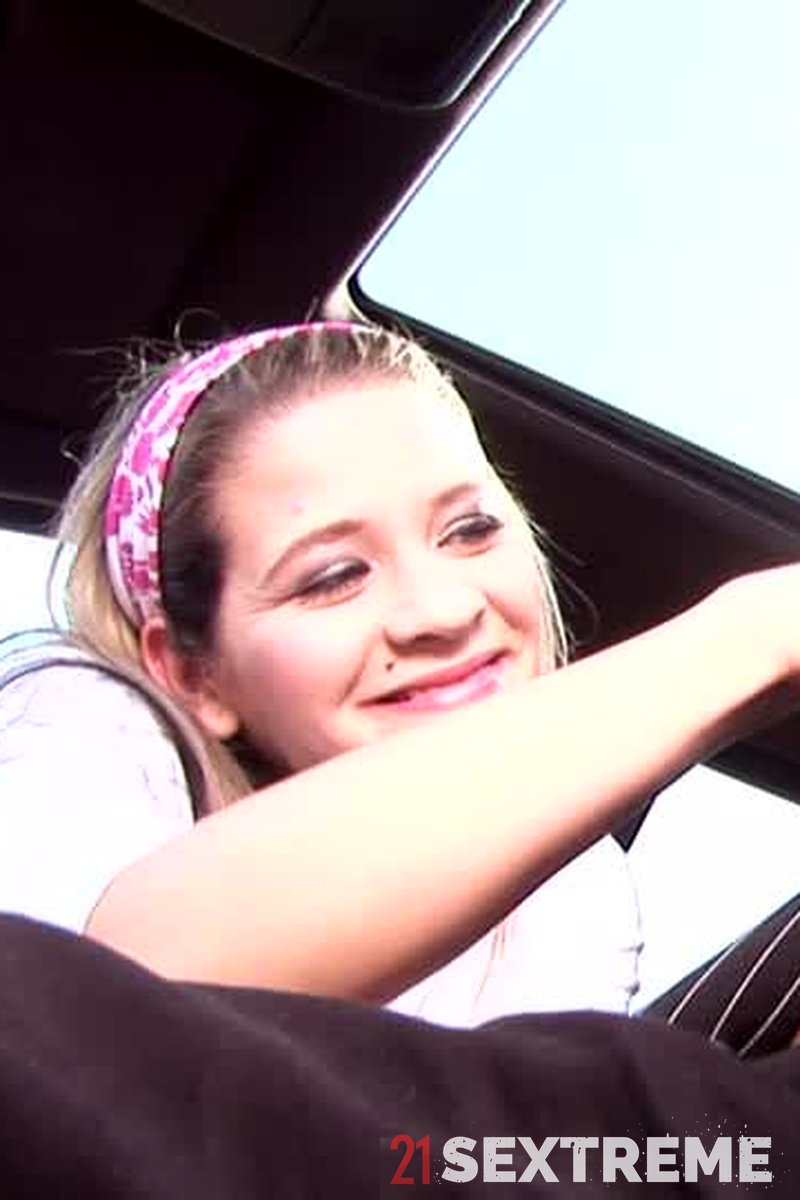 Old Tricks - Screenshot 1 of 4 - Babes