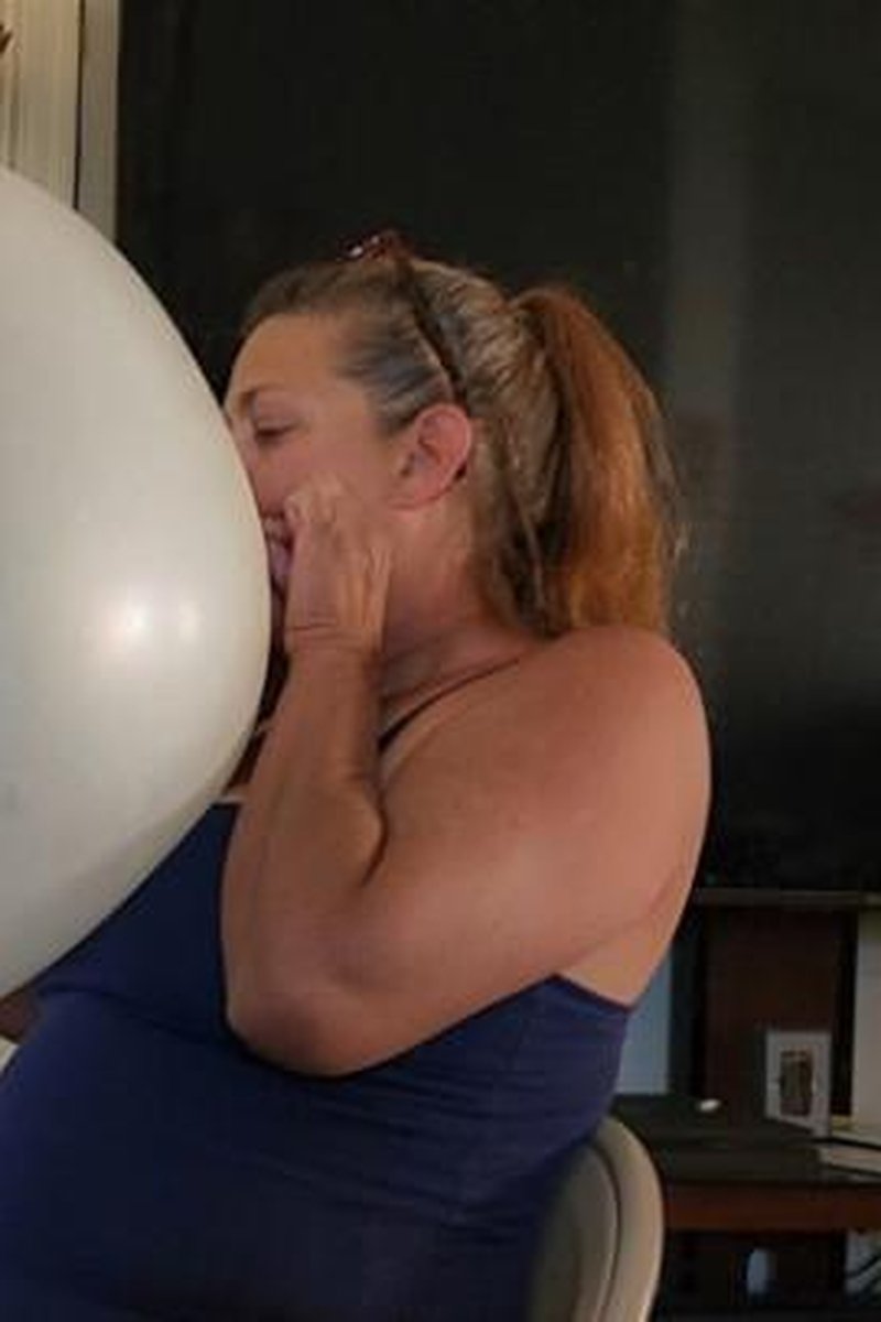 Nothing But Big A$$ Bubbles - Screenshot 1 of 4 - Bubble Gum