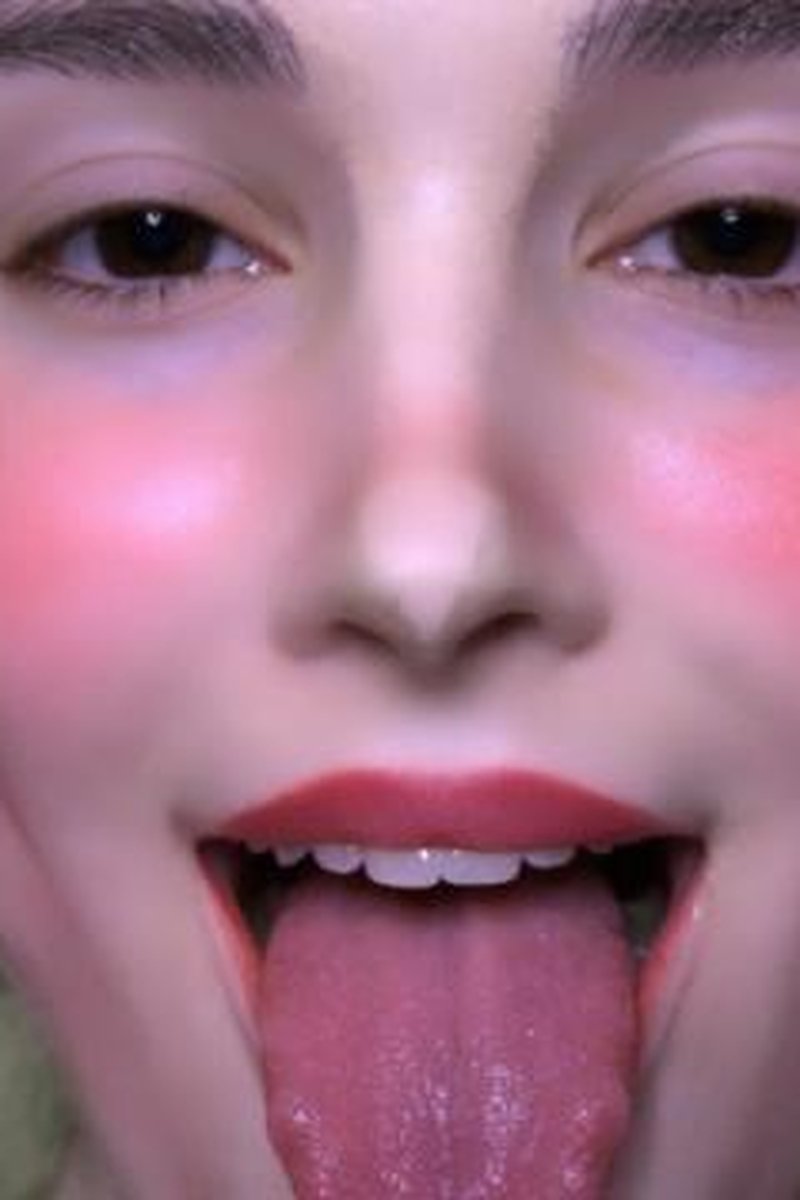 Tongue Out Eye-Contact - Screenshot 1 of 4 - Close Up