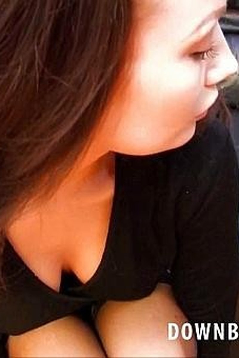 Kelli Smith - Screenshot 1 of 4 - Downblouse