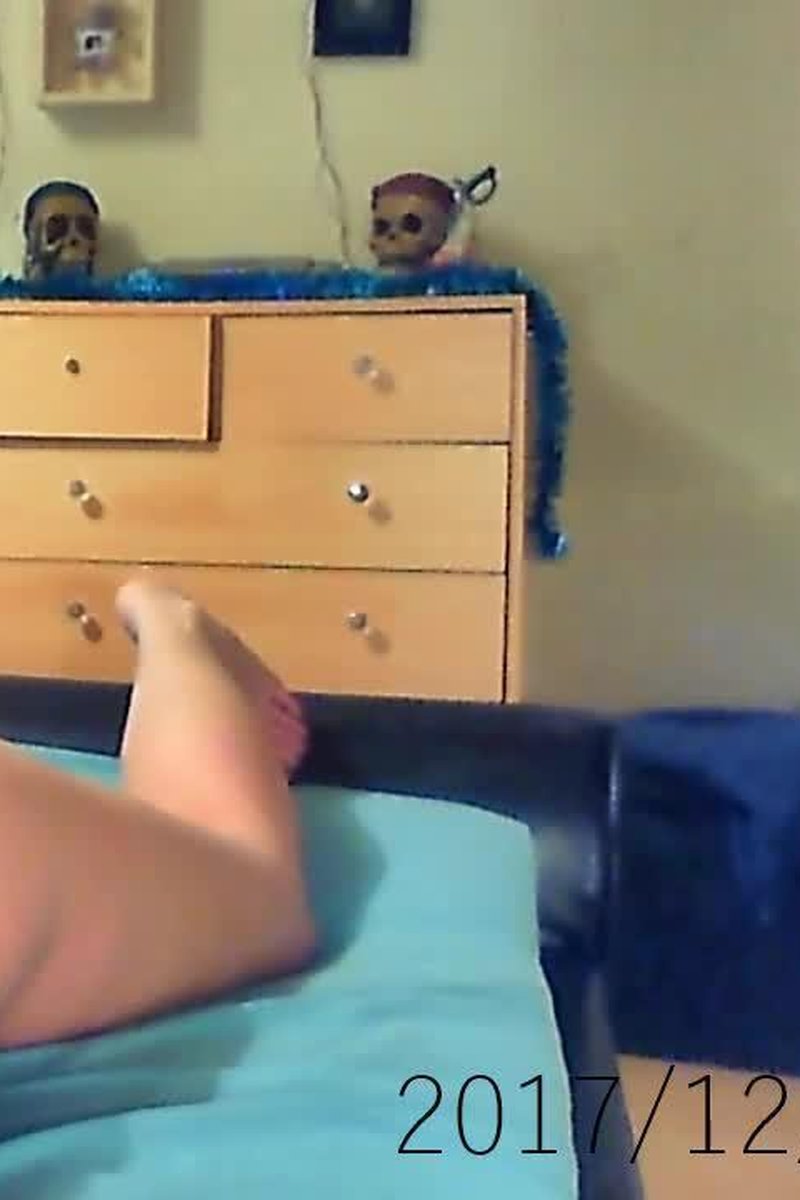 Smoking - Screenshot 1 of 4 - Bra