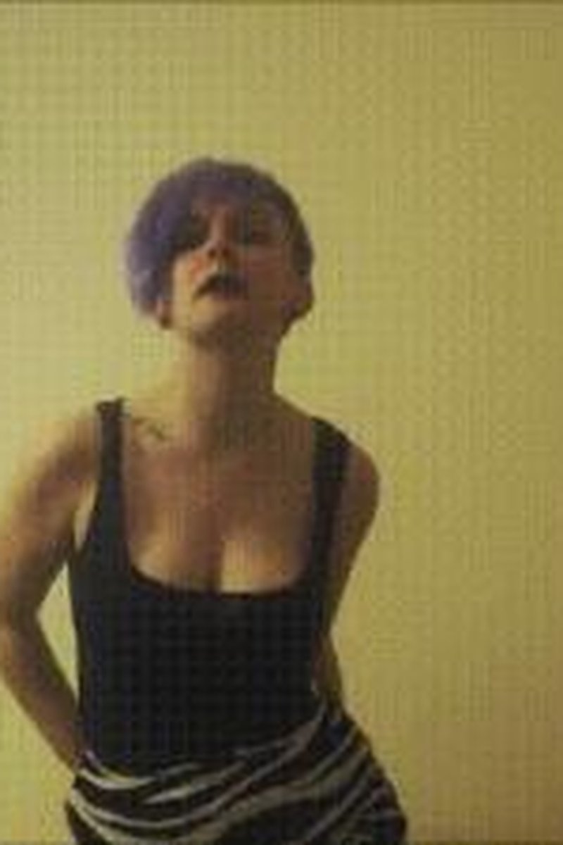 Rip-Off Strip Tease With Pixie - Screenshot 1 of 4 - Domination