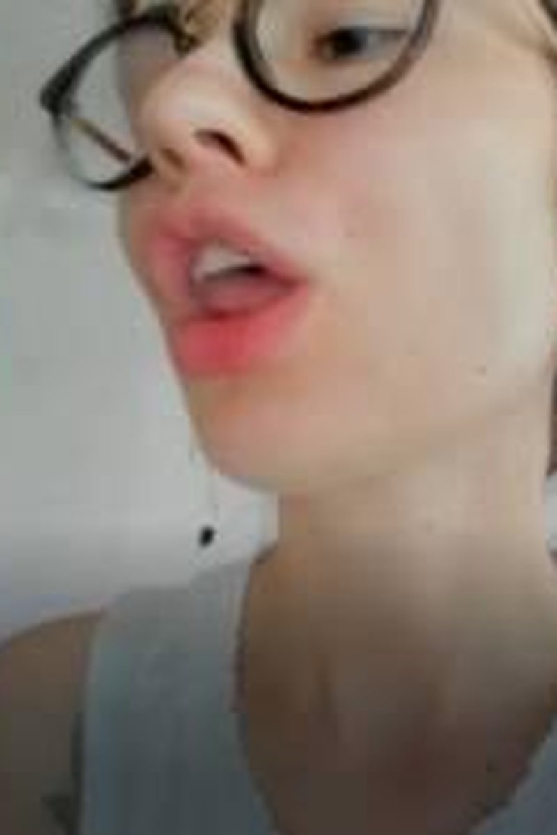Narcissus - Screenshot 1 of 4 - Face Fetish