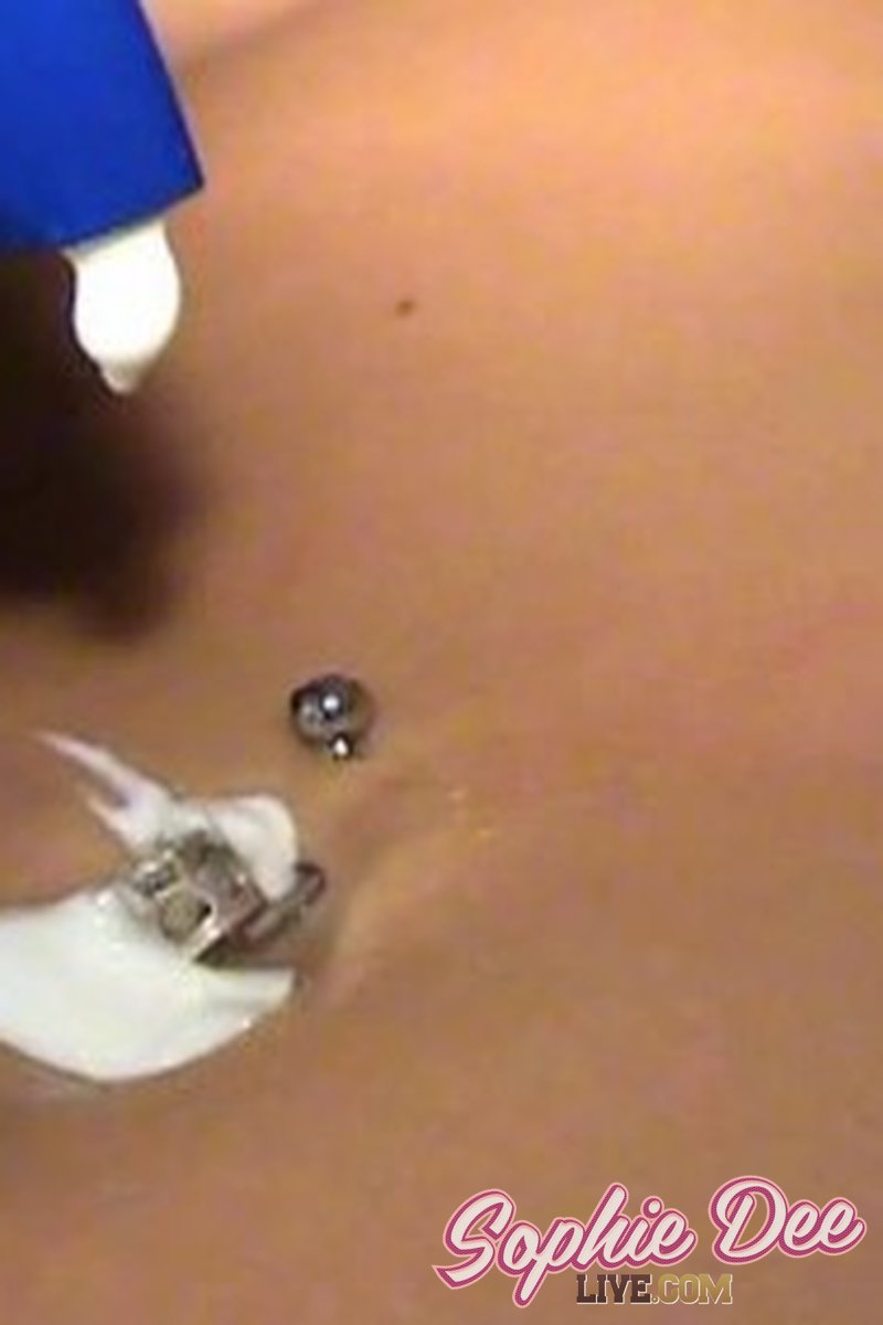 Belly Button Fetish - Screenshot 1 of 4