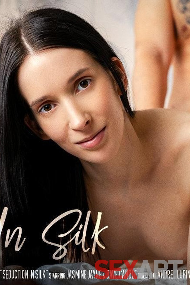 Seduction In Silk - Screenshot 1 of 4 - 4k Available