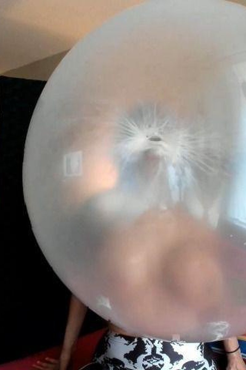 Record Breaking Bubble - Screenshot 1 of 4 - Asphyxiation