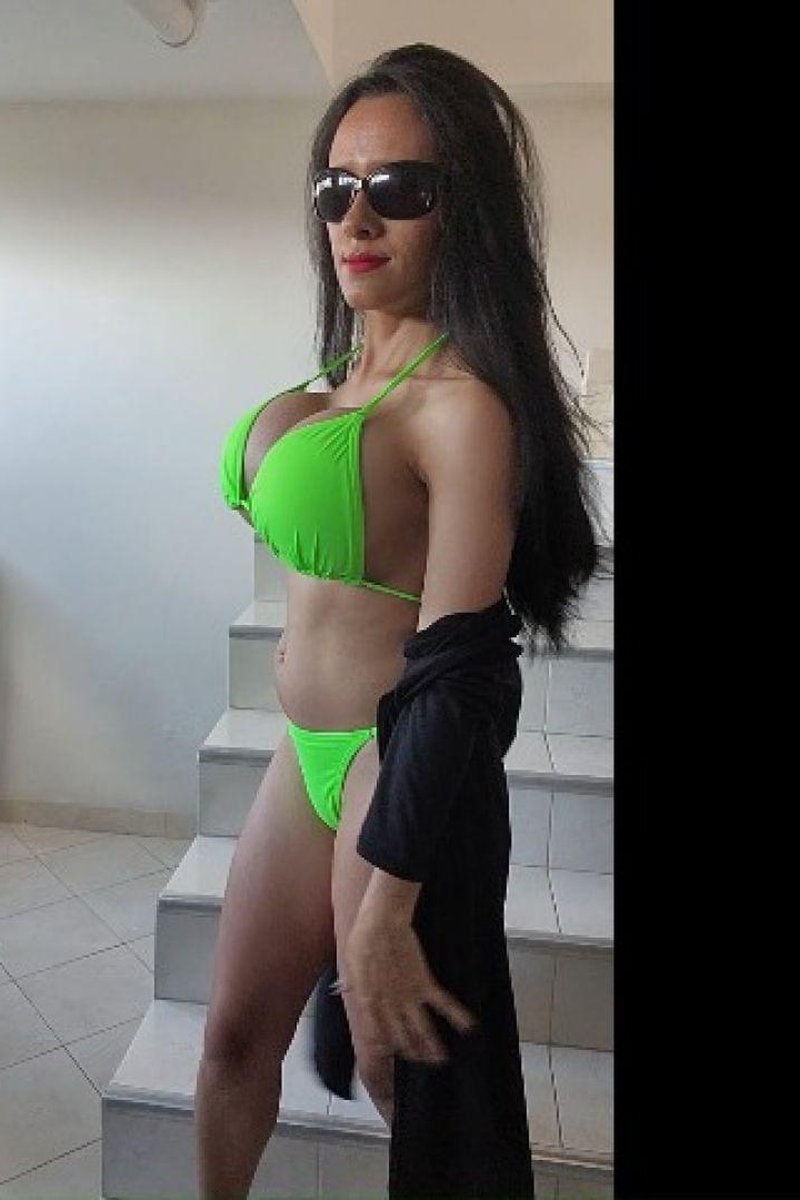 Big Fake Bouncing Tits - Screenshot 1 of 4 - Bustylatina