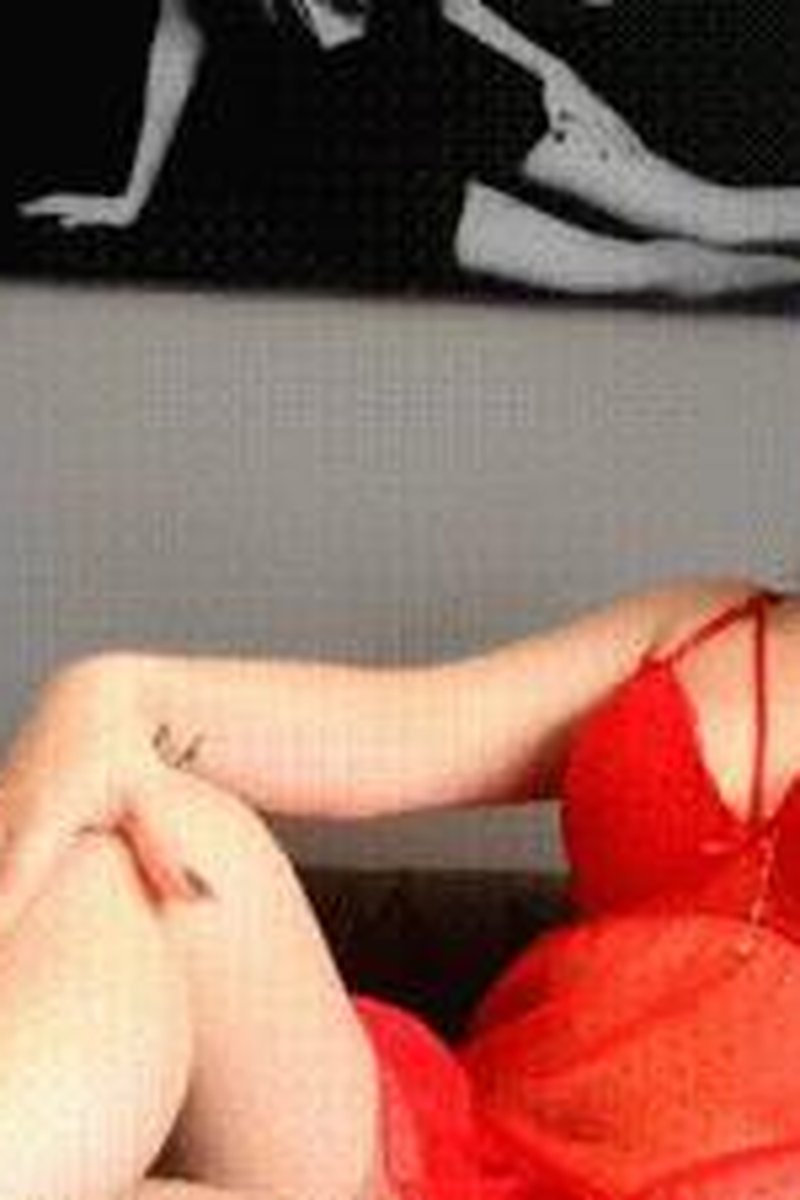 4X Angewichst Und Doch Nicht Abgespritzt - Screenshot 1 of 4 - Bra