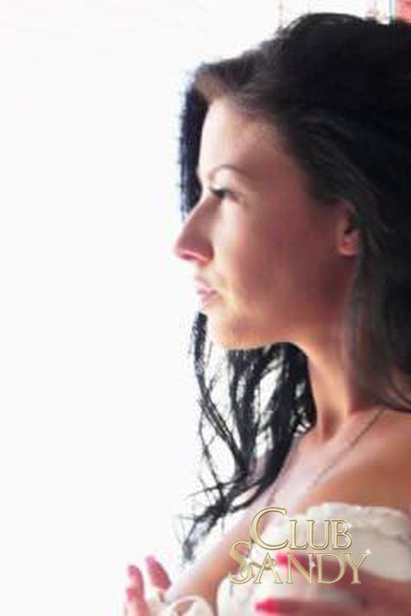 Tea Break? - Screenshot 1 of 4 - Blond Hair