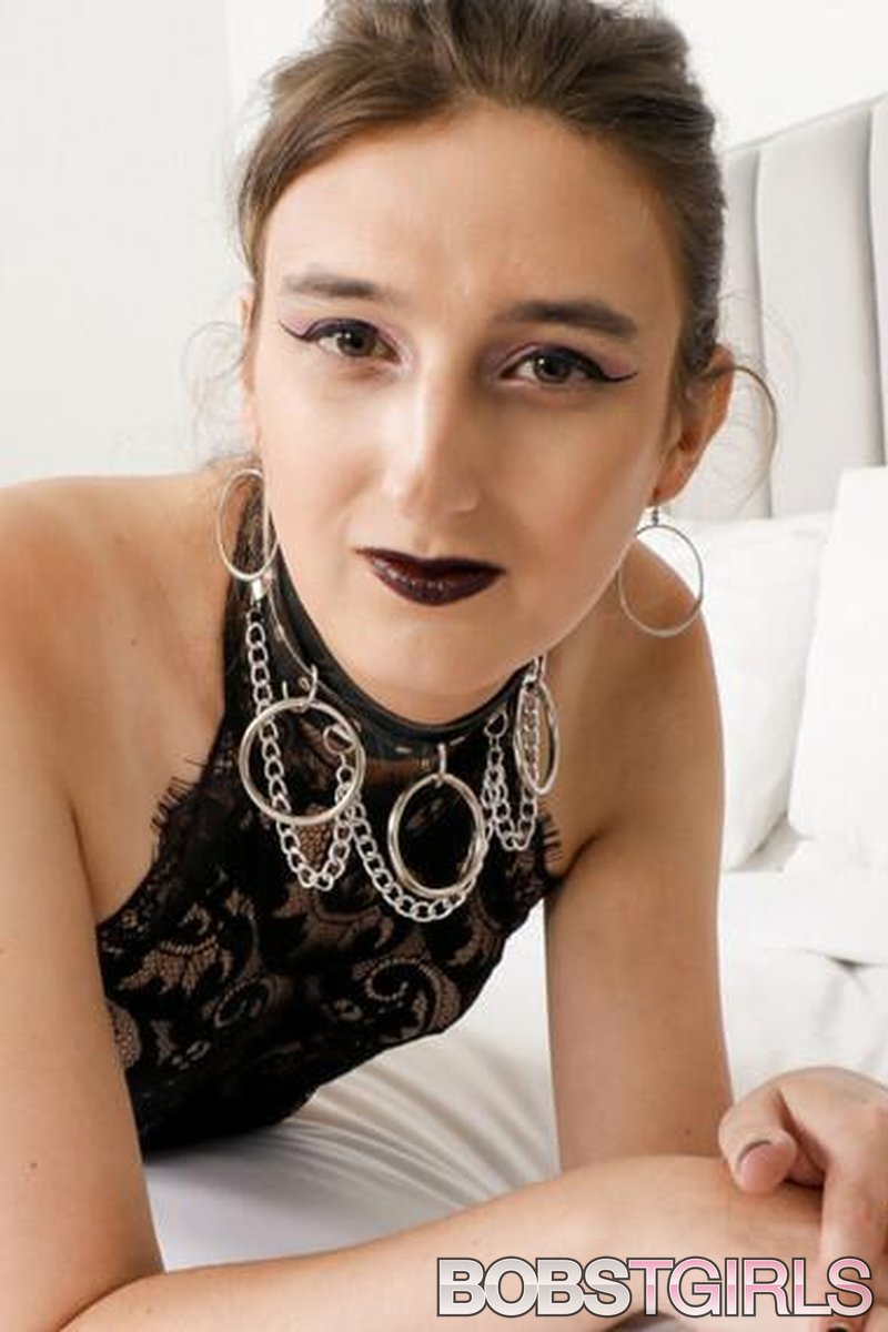 Oh, Mandi - Screenshot 1 of 4 - Transgender