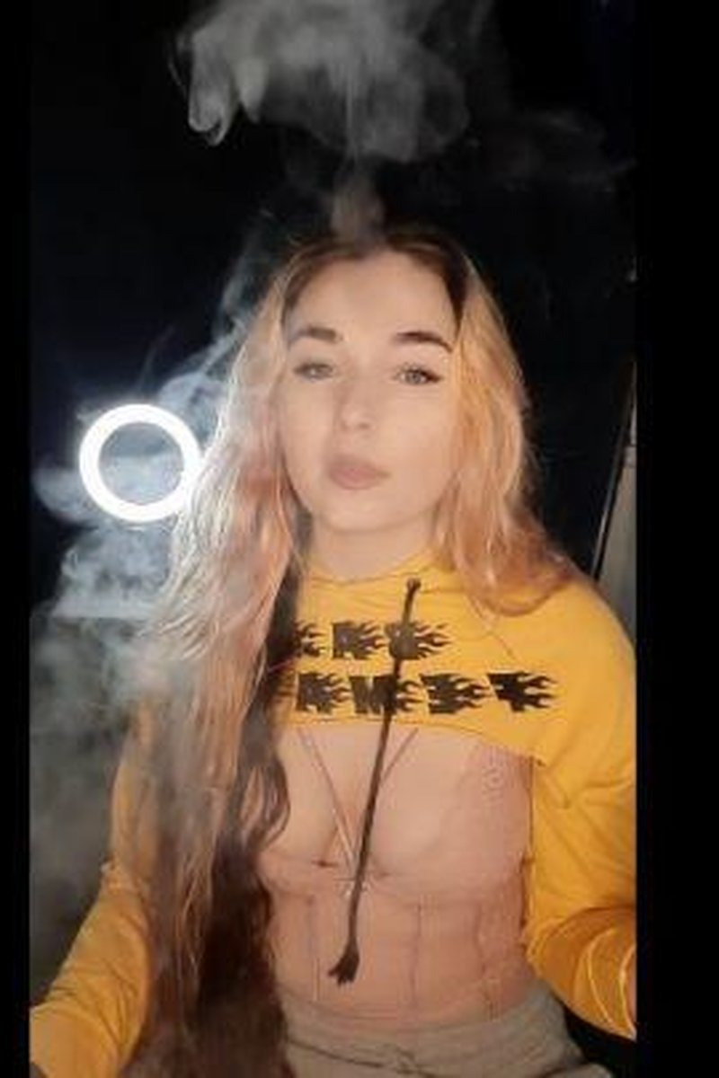 Chain Smoking Interview - Screenshot 1 of 4 - Chain Smoking