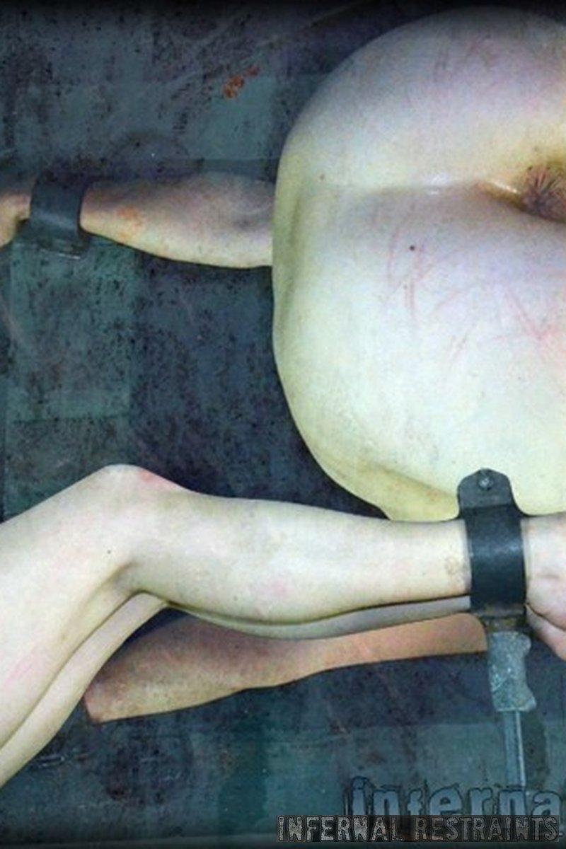 Begging - Screenshot 1 of 4 - BDSM
