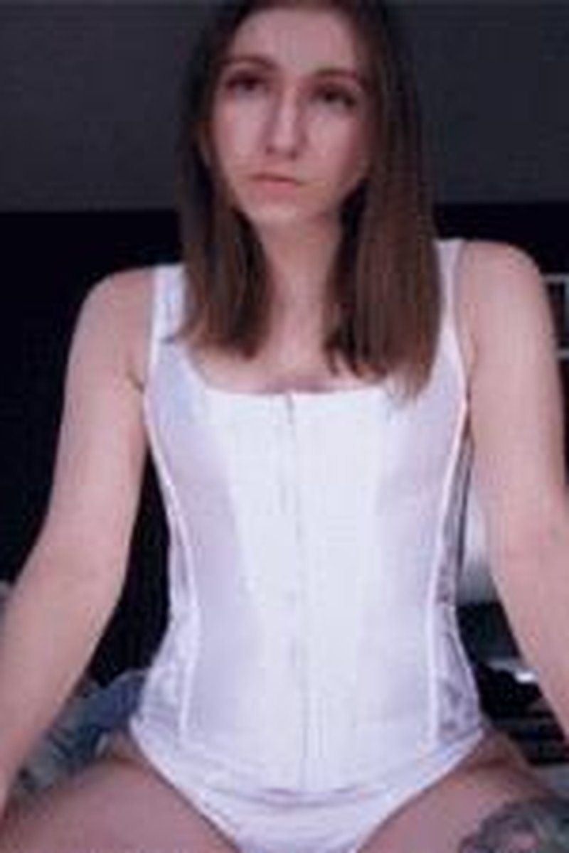 Pathetic - Screenshot 1 of 4 - Brown Hair (Female)