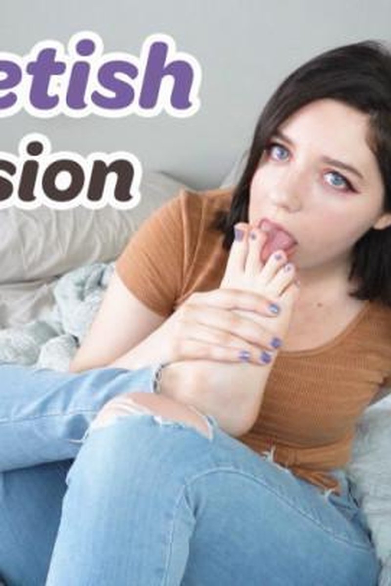 Friend's Foot Fetish Confession - Screenshot 1 of 4 - Confession