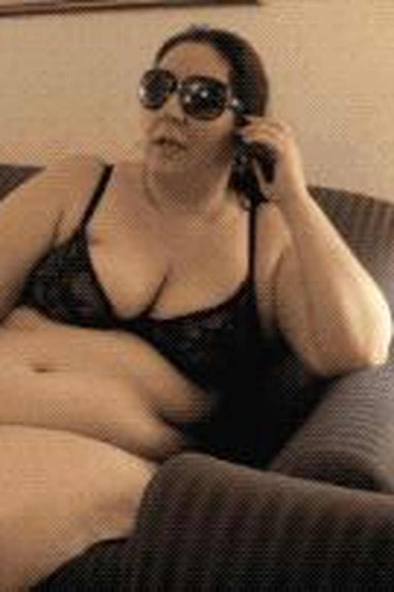 New Pussy Licking Training Pet - Screenshot 1 of 4 - Leg Fetish