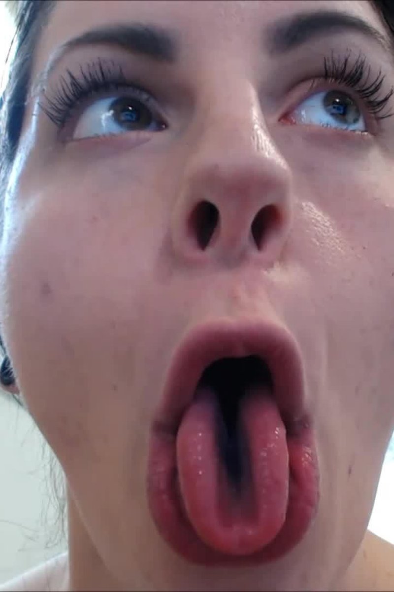 Tongue Fetish - Screenshot 1 of 4 - Babes