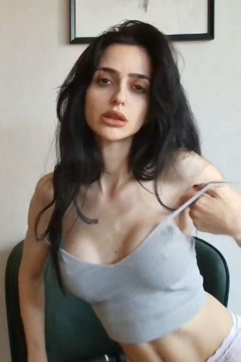 Private Show - Screenshot 1 of 4 - Babes