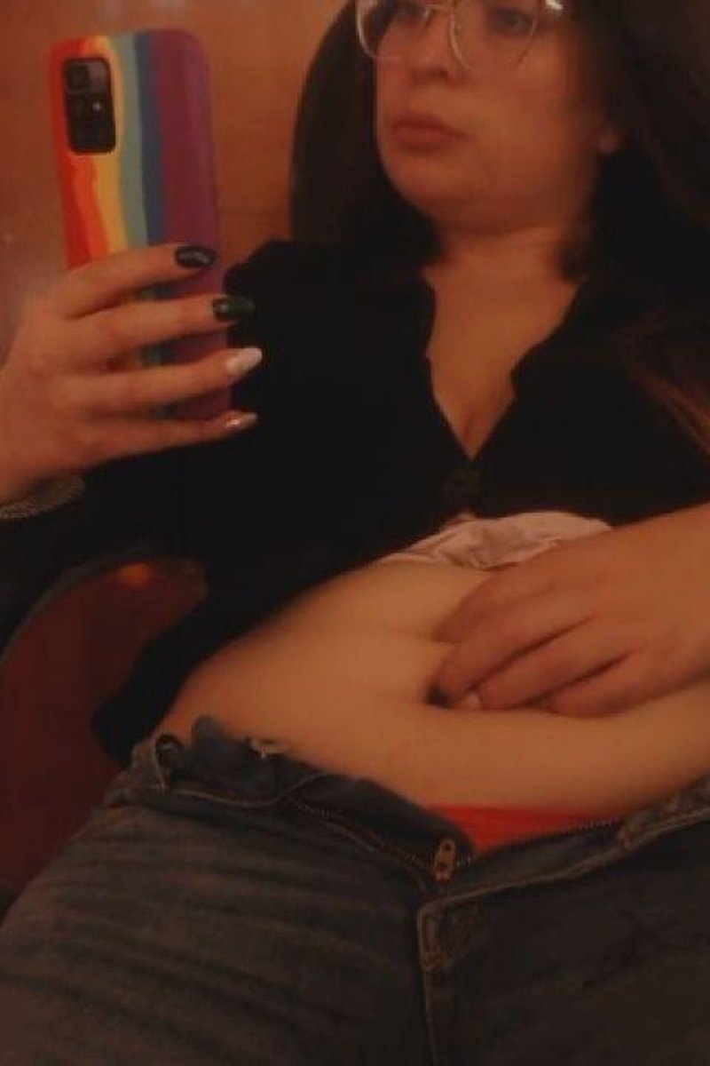 Belly Button Relax - Screenshot 1 of 4 - Barrel Stuffing