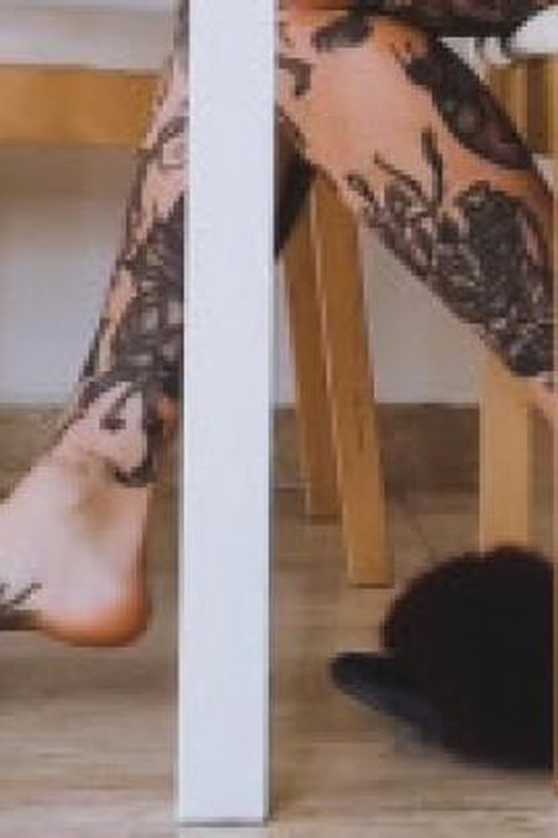 Slippers Dangling - Screenshot 1 of 4 - Foot Fetish