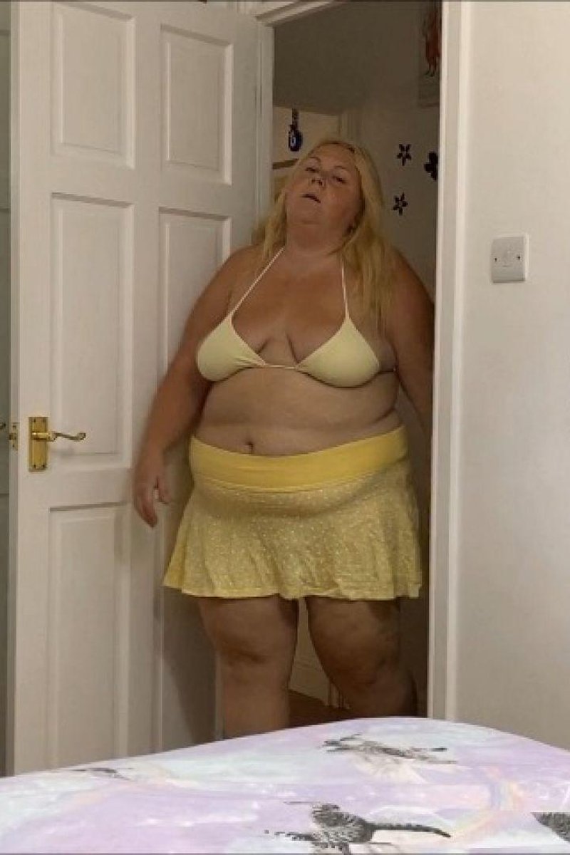 BBW Adelesexyuk - Screenshot 1 of 4 - BBW