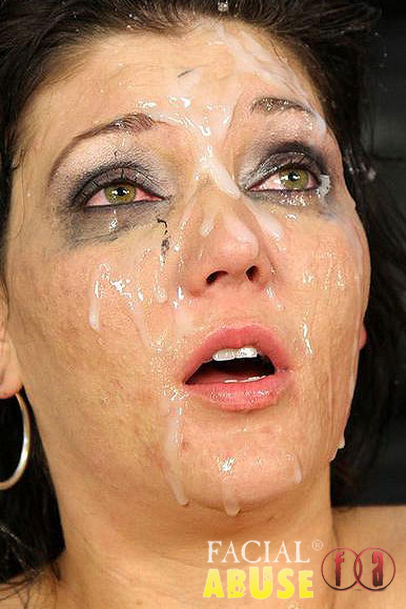 Claire Dames - Screenshot 1 of 4 - Blowjob