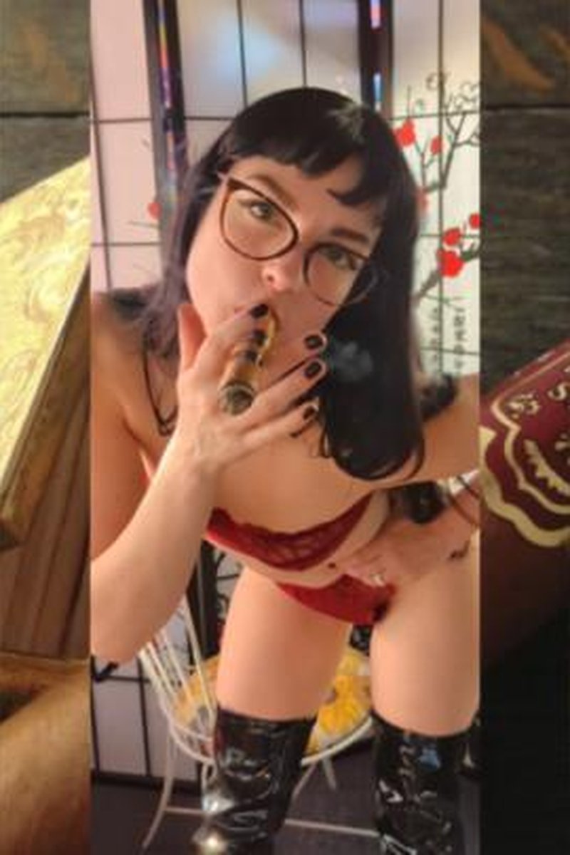 Cigar ASMR - Screenshot 1 of 4 - Cigar