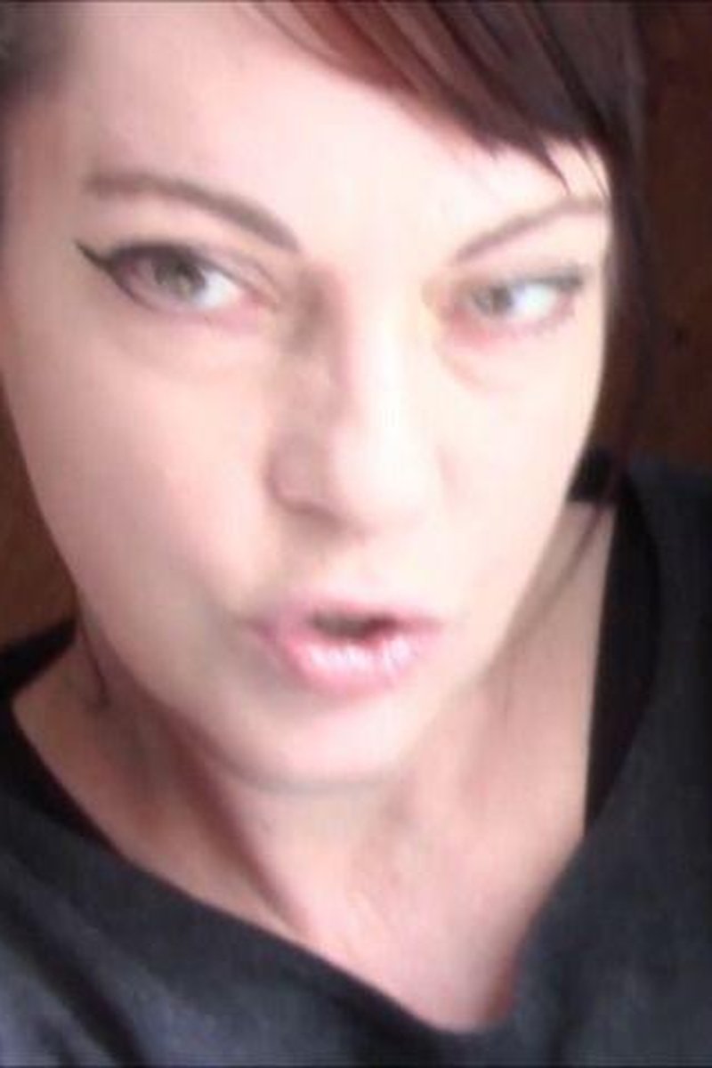 Liquid Mind - Screenshot 1 of 4 - Femdom