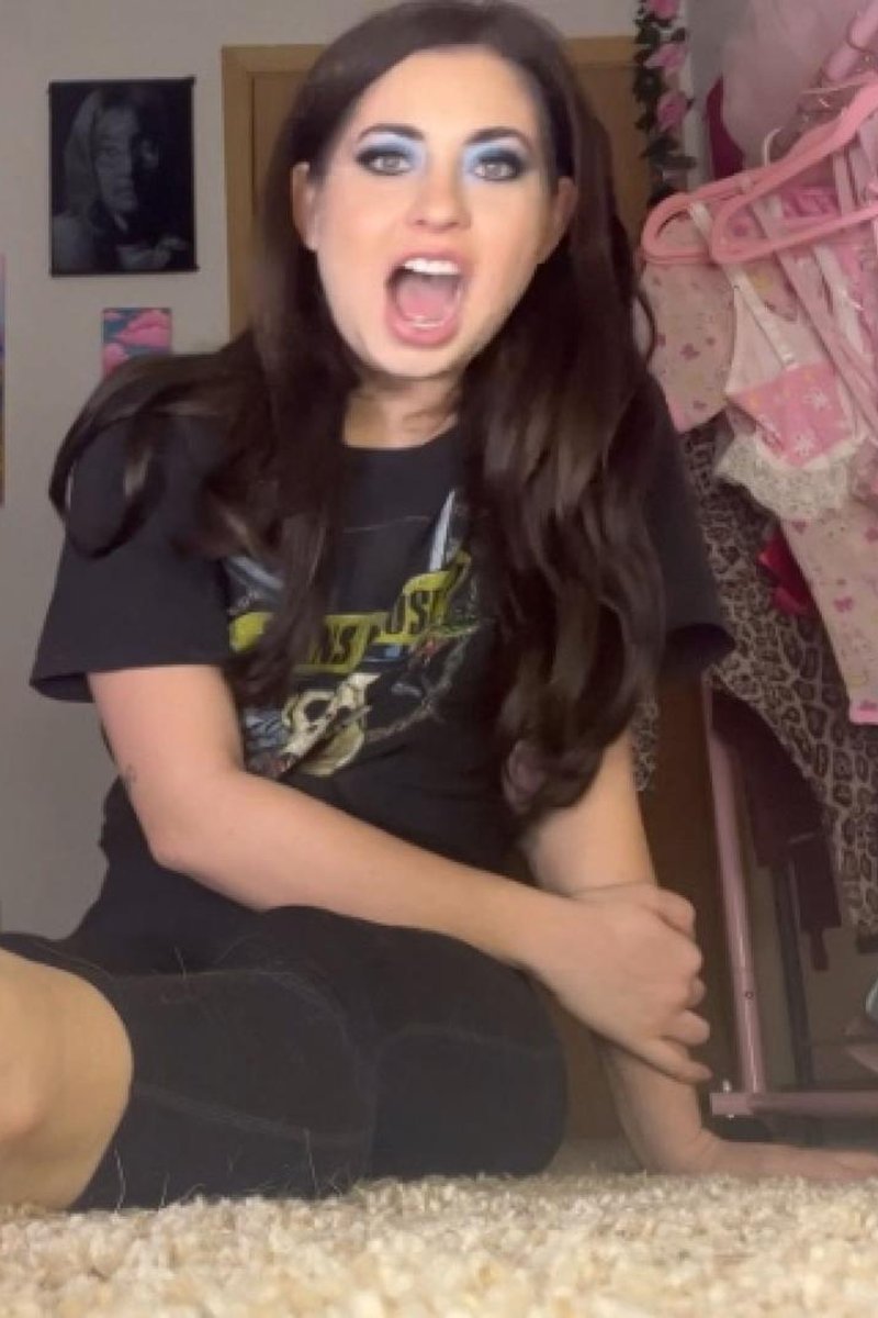 Date Gone Wrong - Screenshot 1 of 4 - Foot Fetish