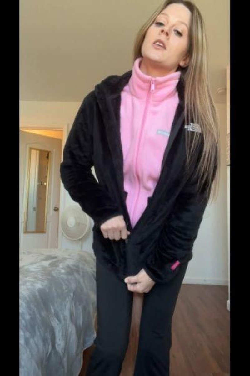 Fleece Dressing And BJ - Screenshot 1 of 4 - Blowjob