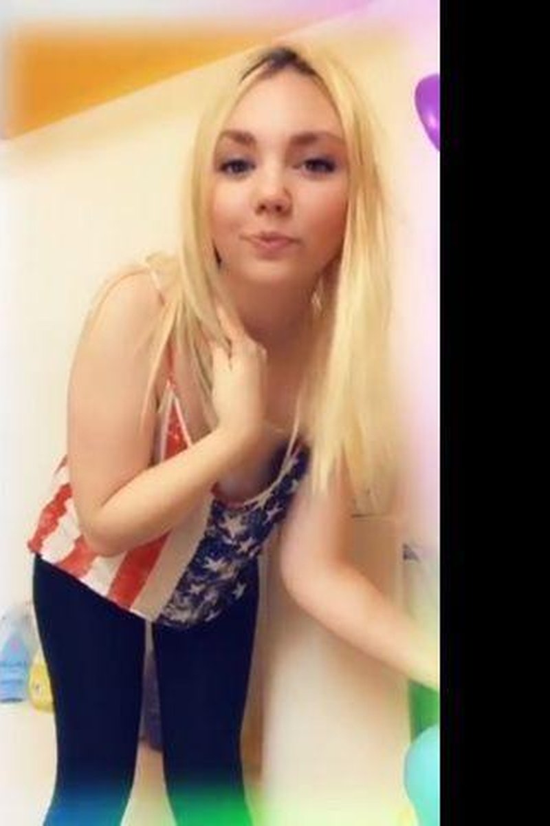Pixie Mia Shower Time - Screenshot 1 of 4 - Anal