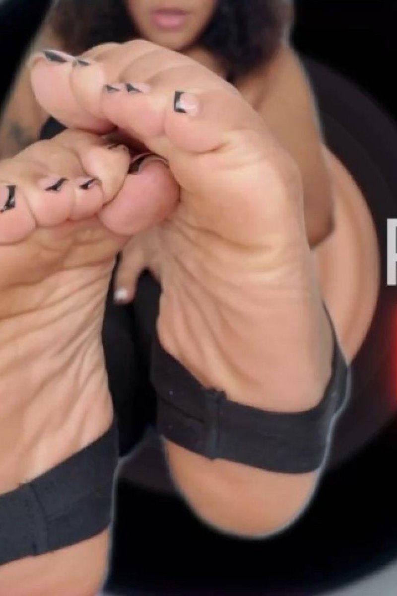 Mind Reprogram By Feet - Screenshot 1 of 4 - Foot Fetish