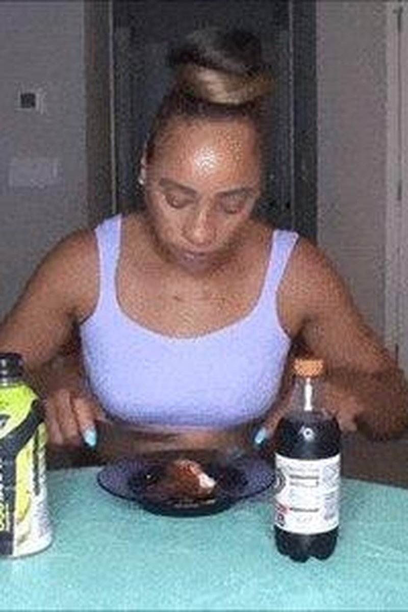 Kendra Burps HD - Screenshot 1 of 4 - Black