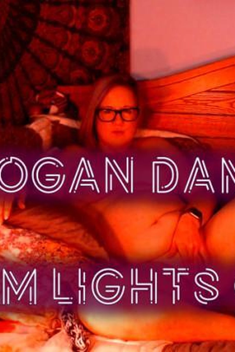 Warm Lights Orgasm - Screenshot 1 of 4 - Babes