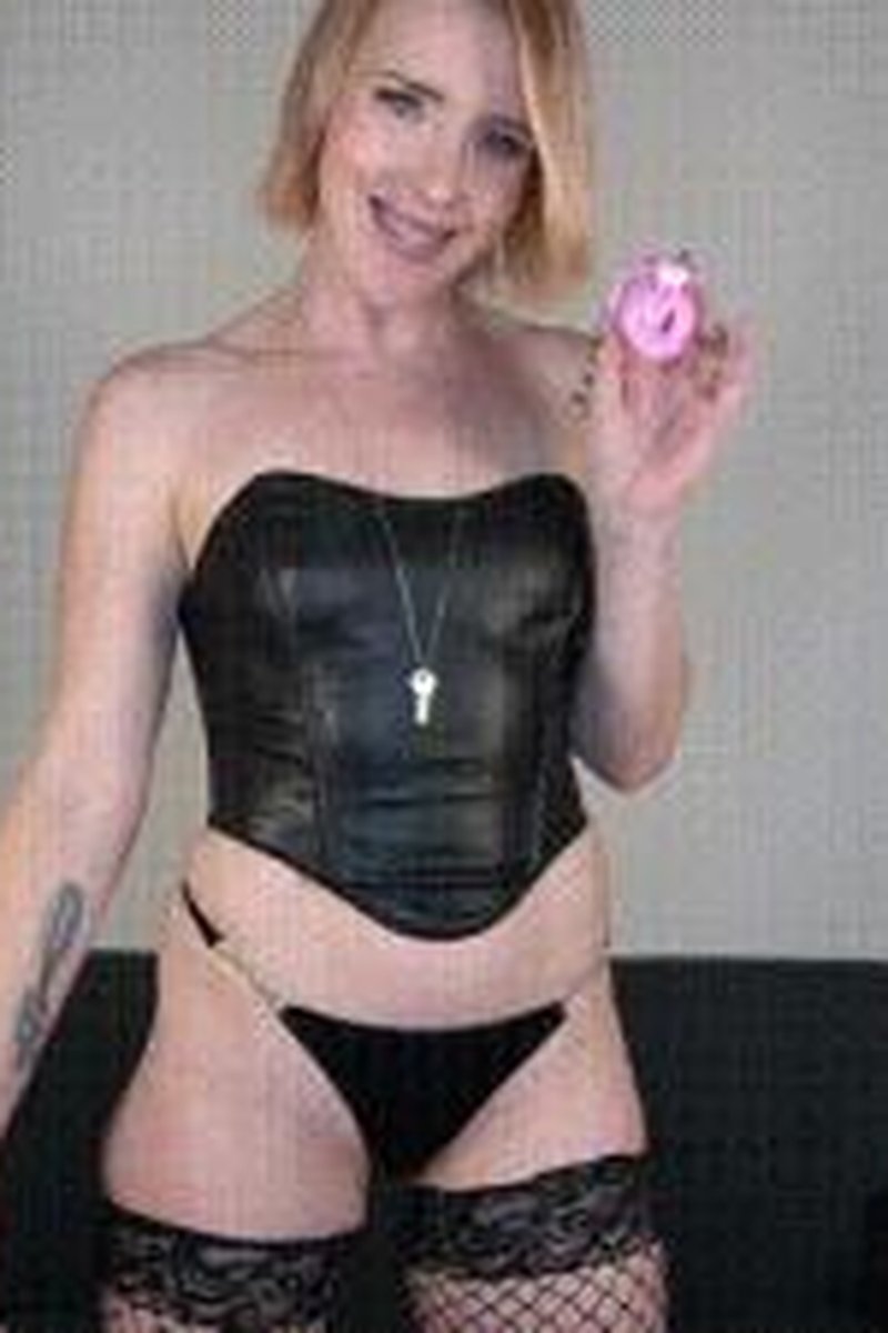 Sissy Solution - Screenshot 1 of 4 - Ass Worship