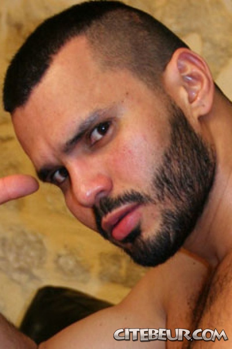 Punch Ball - Screenshot 1 of 4 - Arabian Migrants