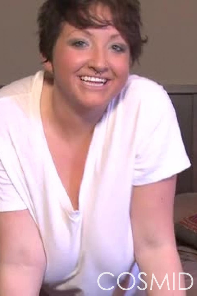 Lainey in Bed - Screenshot 1 of 4 - Bed