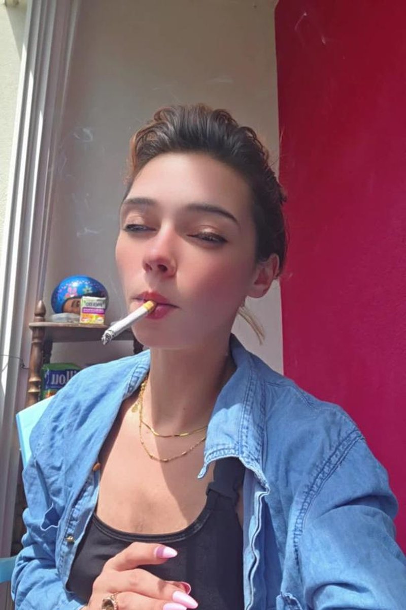 TP-iwantclipsmimakarioshop-smoke-nail-filing-tease