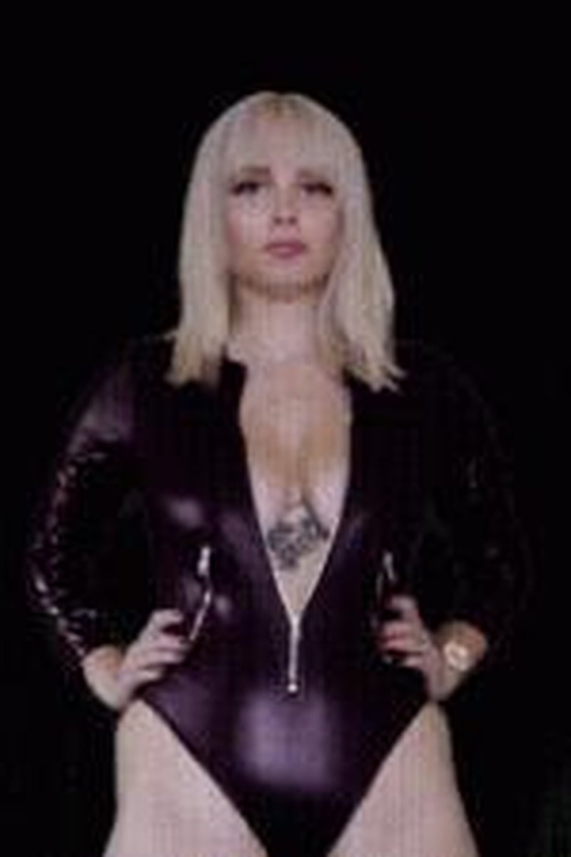 I Want Gold - Screenshot 1 of 4 - Big Tits