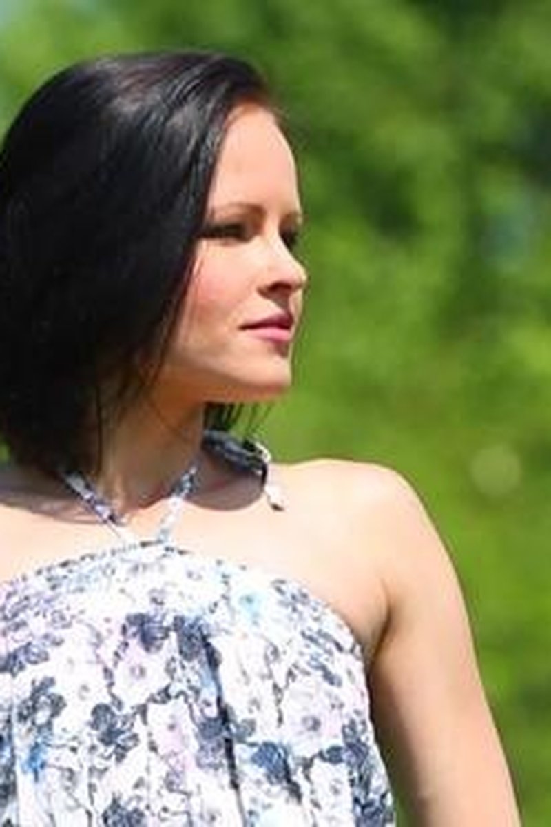 Spring - Screenshot 1 of 4 - Brown Hair