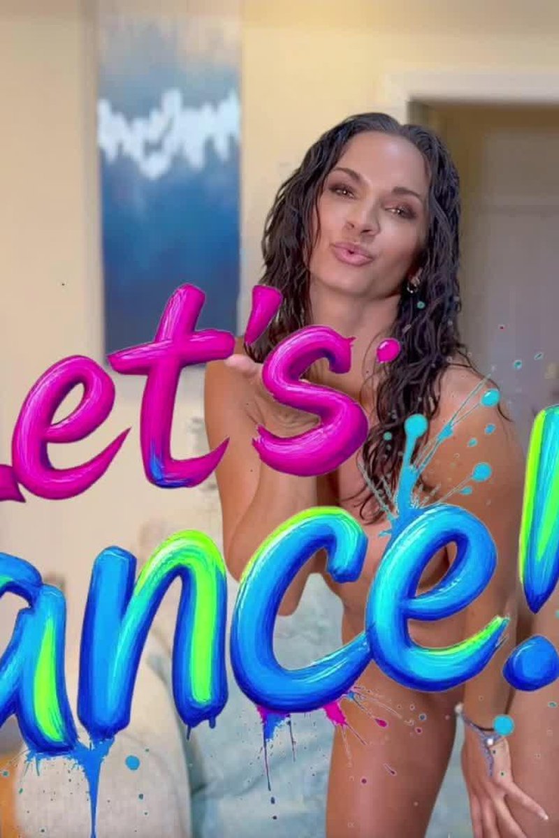 Dancing Nudity Ashley Sinclair - Screenshot 1 of 4 - Dancing