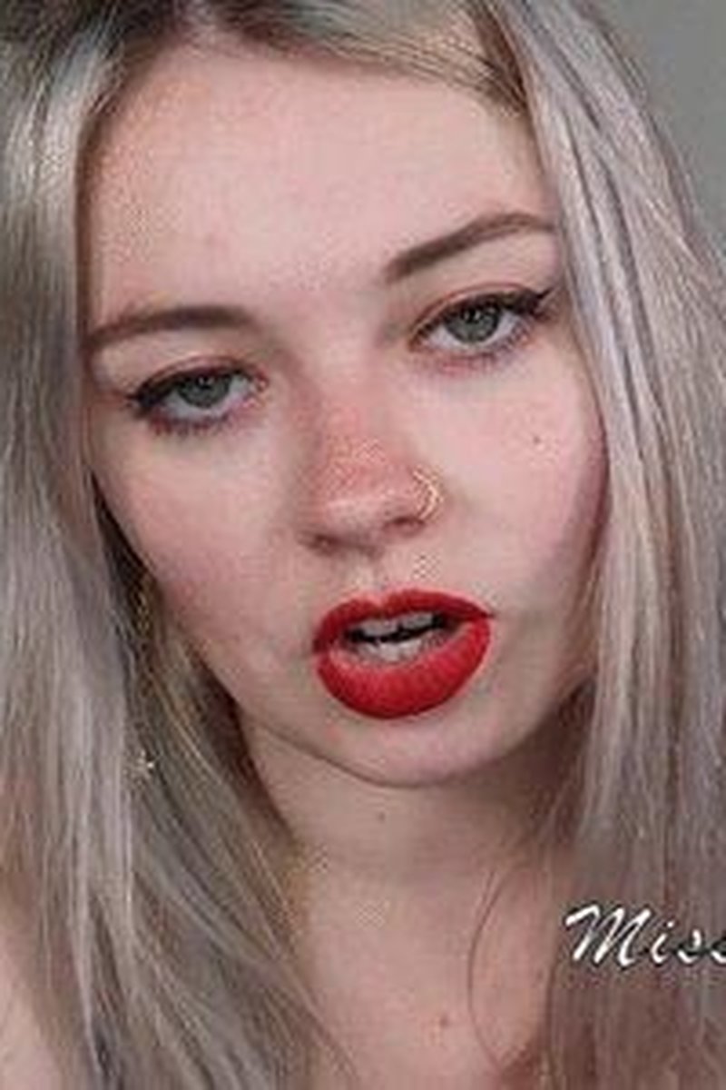 First Time Cocksucker - Screenshot 1 of 4 - Blonde Hair (Female)