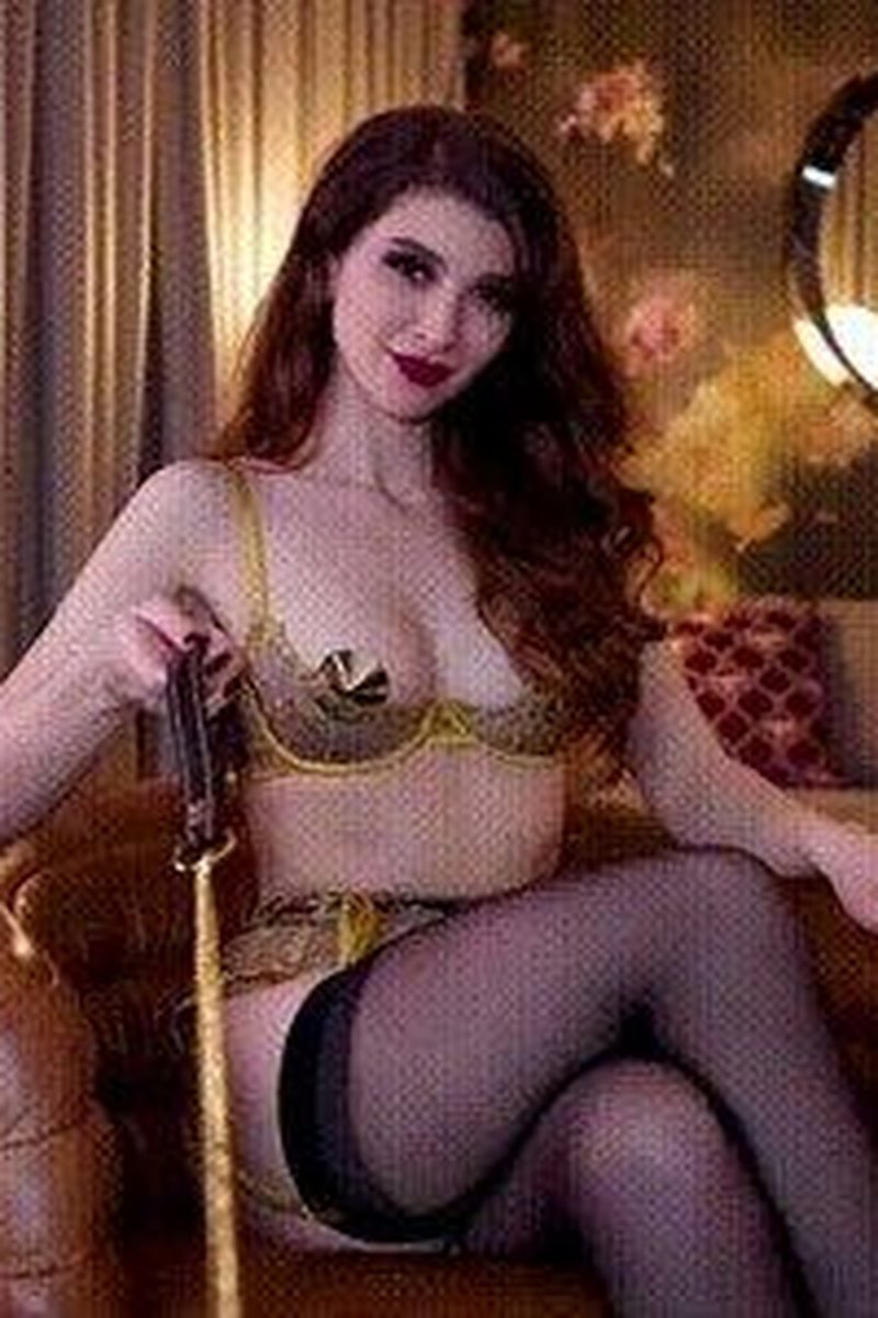 Not Good Enough - Screenshot 1 of 4 - Femdom