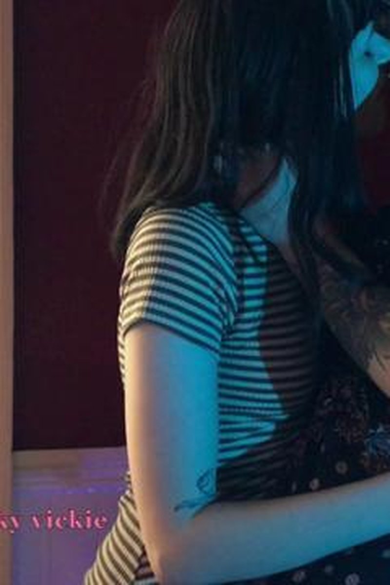 Boring Party - Screenshot 1 of 4 - Glasses
