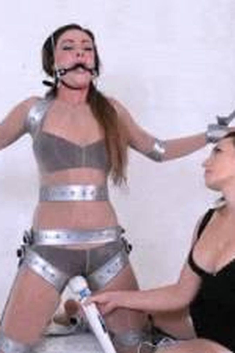 Stranger Strings - Screenshot 1 of 4 - Bondage