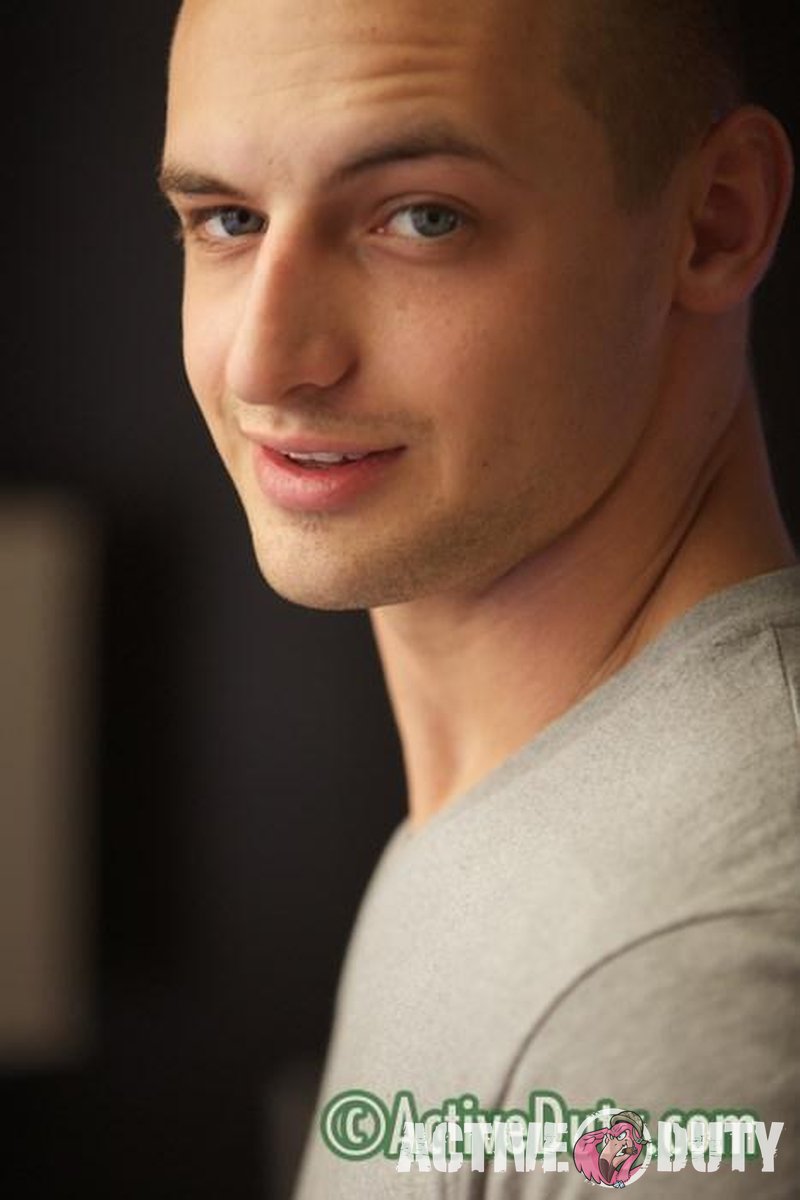 Ezra - Screenshot 1 of 4 - First Time