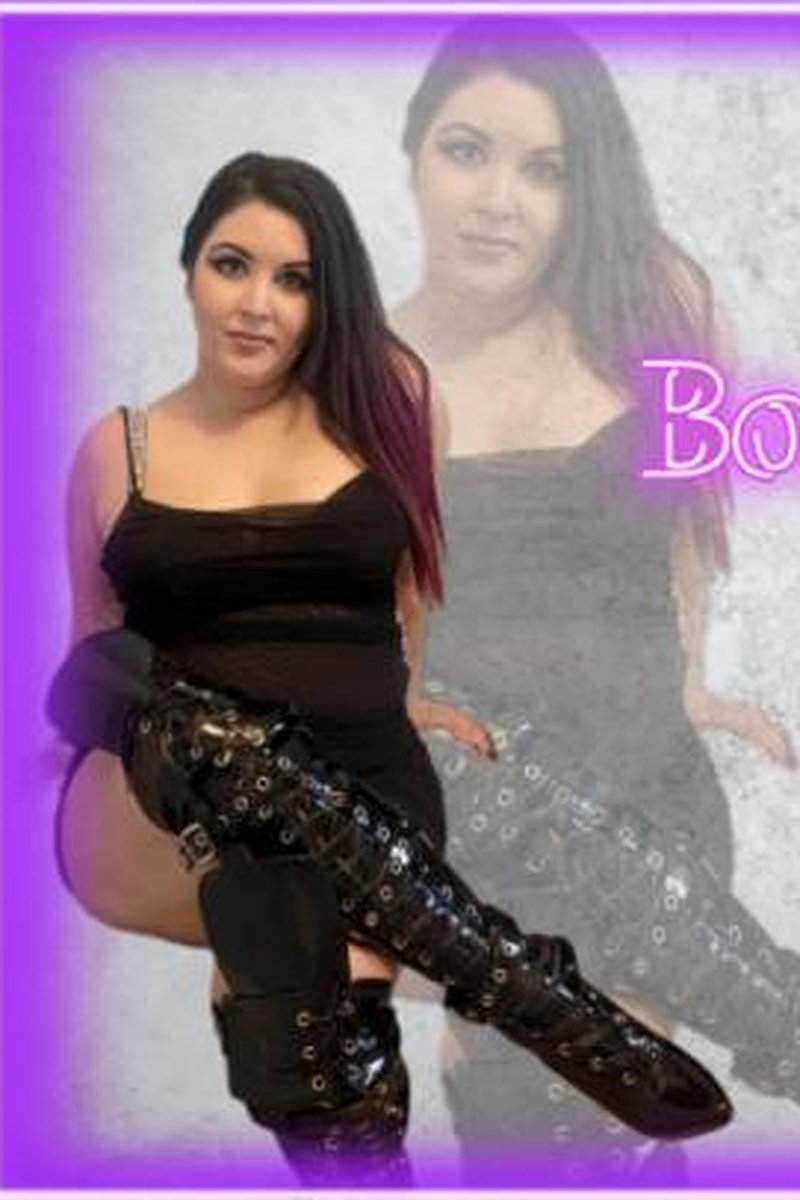 Boot Licking Slave - Screenshot 1 of 4 - Boots