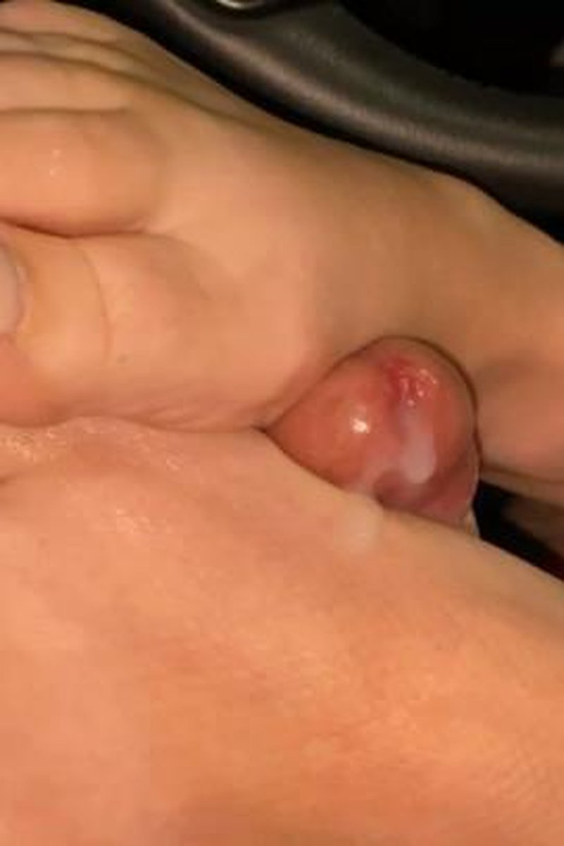Lucy Cumpilation - Screenshot 1 of 4 - Cum On Feet