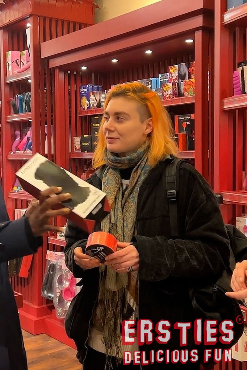 Behind-the-Scenes - Screenshot 1 of 4 - European